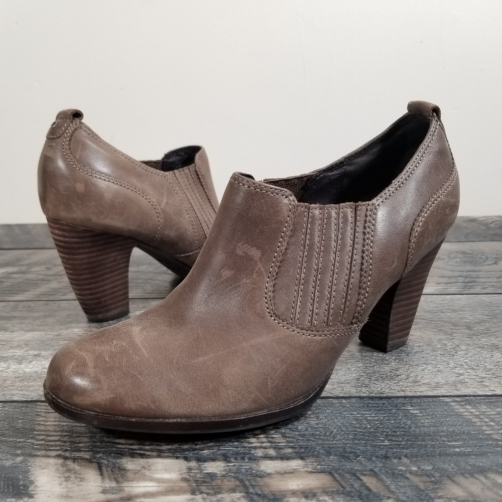 Clarks Artisan Womans 9 Leather Heeled Comfort